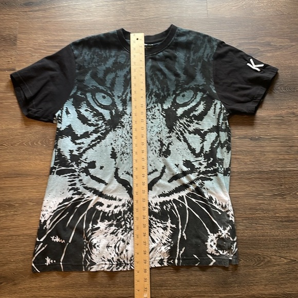 AHP Men’s Tee Lion with King  embroidered on the sleeve Mens Size XL Street wear - Picture 3 of 6